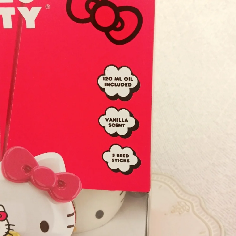 Hello Kitty Ceramic Reed Diffuser Set - Picture 7 of 10
